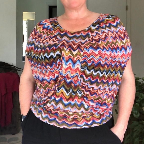 The Podolls multi-colored waterfall style top - Picture 3 of 5